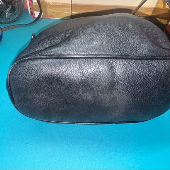 Michael Kors Frankie Bucket Bag - Picture 4 of 8